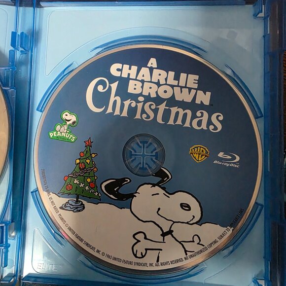 Charlie Brown 3 holiday classics Blu Ray - Picture 6 of 7
